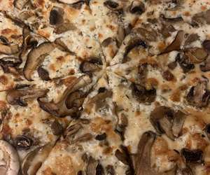 Chicken Mushroom Pizza